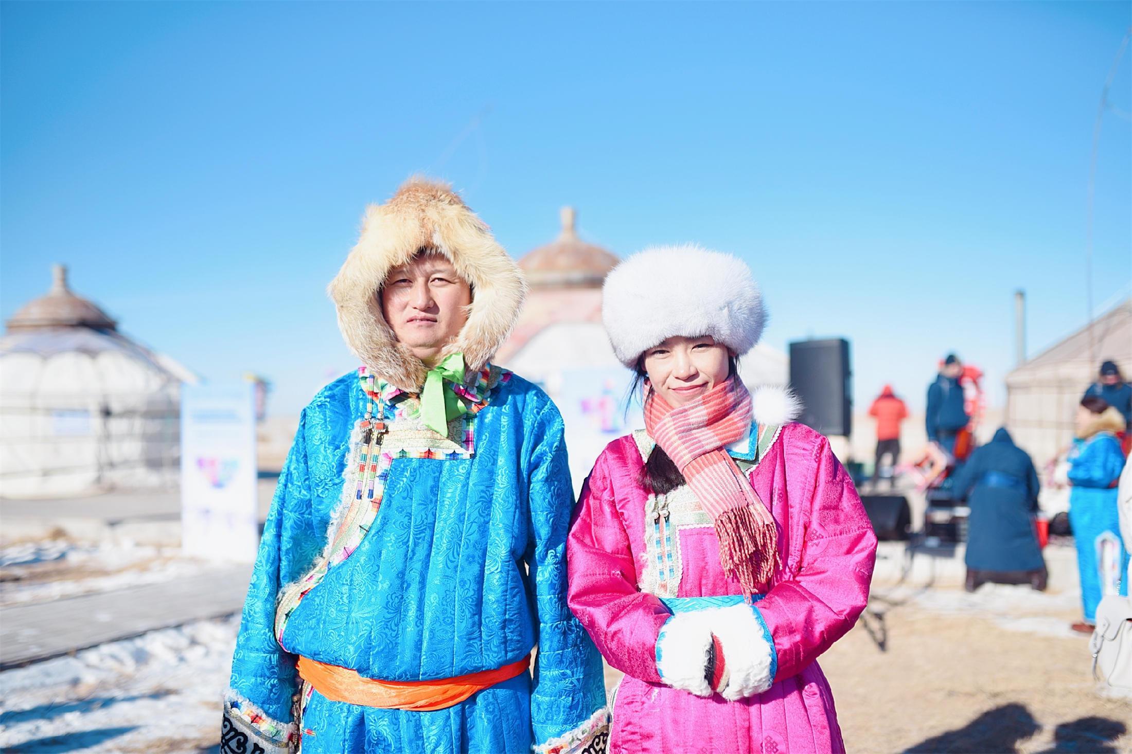 蒙古摔跤vs中国摔跤,从直播视频里看懂两种力与美的较量 蒙古摔跤vs中国摔跤,从直播视频里看懂两种力与美的较量