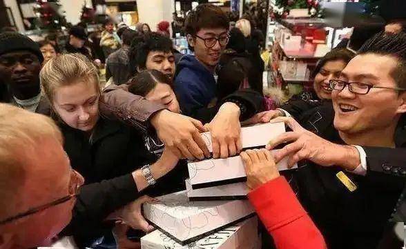 特朗普吐槽美国物价飞涨，当一元店都买不起时，美国梦还剩几美元？